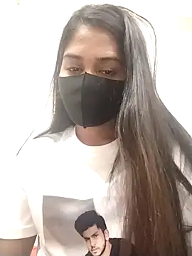 Green LaDY66 online show from November 21, 2025, 10:14 am