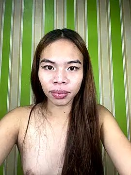 Snapshot of kierra_fox chatting on December 4, 2025, 5:54 pm kierra fox online show from December 4, 2025, 5:54 pm