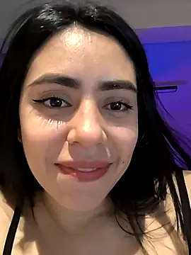 Sara-215 online show from December 17, 2025, 1:33 am