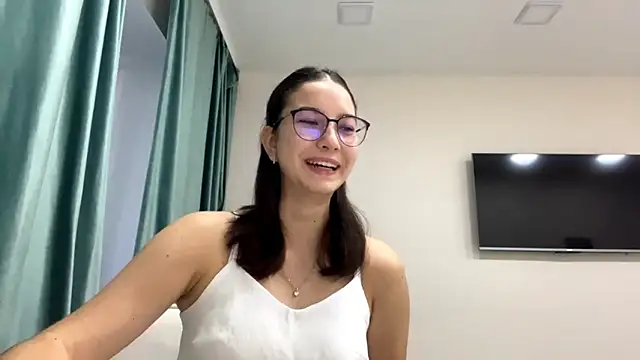 Snapshot of Allisgree chatting on November 10, 2025, 7:18 am Allisgree online show from November 10, 2025, 7:18 am