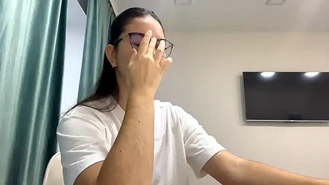 Snapshot of Allisgree chatting on November 12, 2025, 6:14 am Allisgree online show from November 12, 2025, 6:14 am