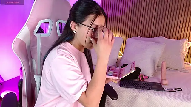 Snapshot of Skay_bluee chatting on October 31, 2025, 1:23 pm Skay bluee online show from October 31, 2025, 1:23 pm