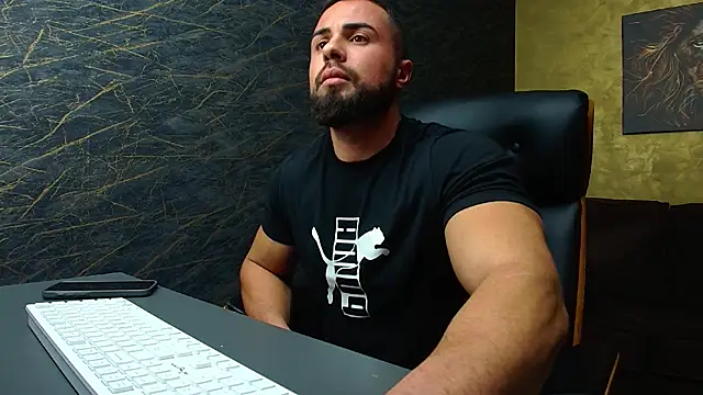 HayesWood online show from November 12, 2025, 5:41 am