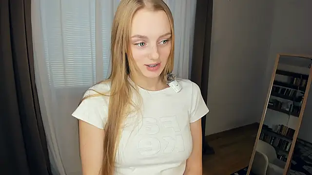 VirgenPoltrock online show from November 8, 2025, 7:08 am