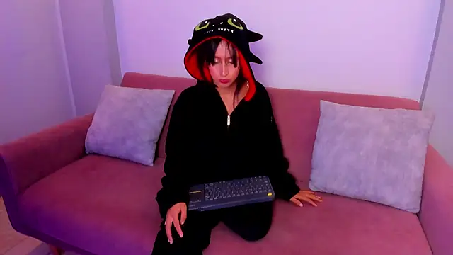 Julietta01 online show from November 10, 2025, 3:05 am