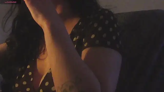 adeux2 online show from April 21, 2026, 10:45 pm