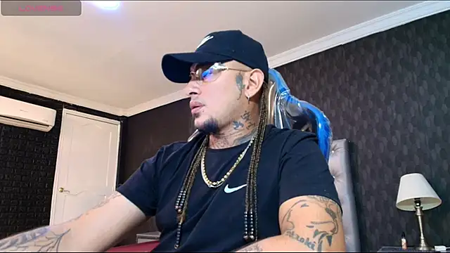 Snapshot of mathiussx chatting on November 11, 2025, 3:39 am mathiussx online show from November 11, 2025, 3:39 am