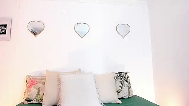 julialex  online show from March 5, 2026, 6:59 pm