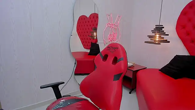 Snapshot of Zara_BBW chatting on November 6, 2025, 11:37 pm Zara BBW online show from November 6, 2025, 11:37 pm