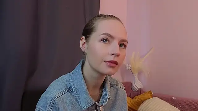 Snapshot of BaileyBernos chatting on November 10, 2025, 9:19 am BaileyBernos online show from November 10, 2025, 9:19 am