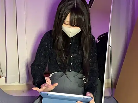 Snapshot of eroeroMiYUeroeo chatting on November 11, 2025, 4:40 pm eroeroMiYUeroeo online show from November 11, 2025, 4:40 pm