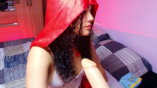 Aprilsweet2005 online show from May 26, 2026, 2:24 pm