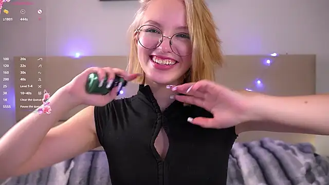 VetaManhardt online show from February 3, 2026, 8:58 pm