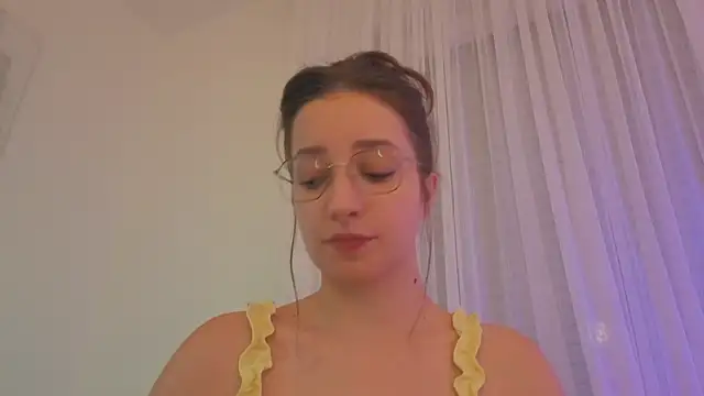 Snapshot of _annieone chatting on November 9, 2025, 7:01 pm annieone online show from November 9, 2025, 7:01 pm