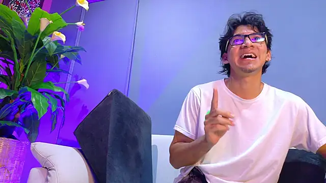 Snapshot of kane_del_toro chatting on November 4, 2025, 1:32 pm kane del toro online show from November 4, 2025, 1:32 pm