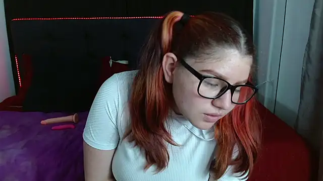 Snapshot of Alexaa_xx chatting on November 13, 2025, 1:37 am Alexaa xx online show from November 13, 2025, 1:37 am