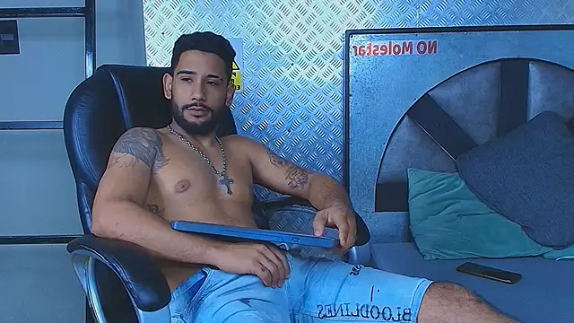 OwenScott online show from November 10, 2025, 4:22 am