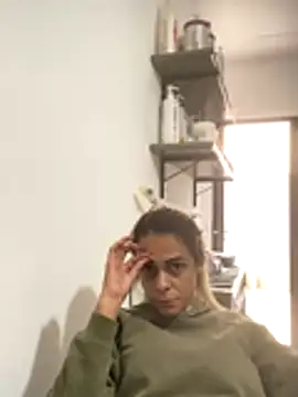 sabrinaneves online show from December 16, 2025, 6:35 pm