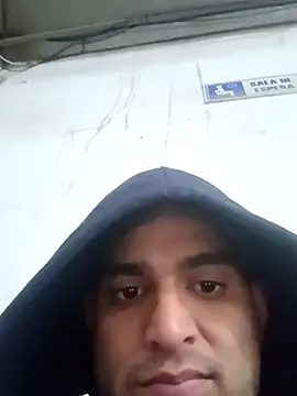 Snapshot of yuhenthr chatting on November 7, 2025, 10:43 pm yuhenthr online show from November 7, 2025, 10:43 pm