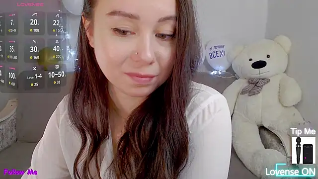 Snapshot of WOWalina chatting on November 4, 2025, 7:40 am WOWalina online show from November 4, 2025, 7:40 am