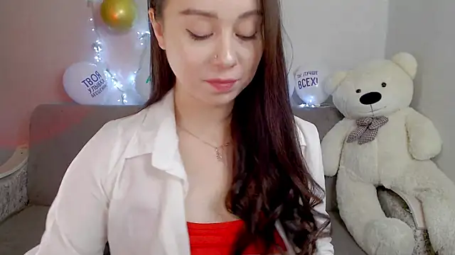 Snapshot of WOWalina chatting on November 6, 2025, 8:37 am WOWalina online show from November 6, 2025, 8:37 am