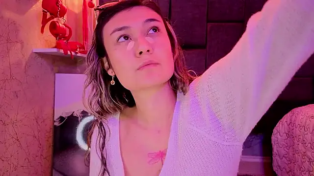 Im-Lola online show from March 6, 2026, 10:50 pm