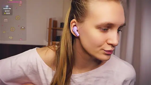 DierdreJacobsohn online show from November 25, 2025, 6:35 am