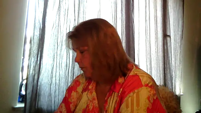 Snapshot of Sylviastar46 chatting on June 18, 2026, 9:14 am Sylviastar46 online show from June 18, 2026, 9:14 am