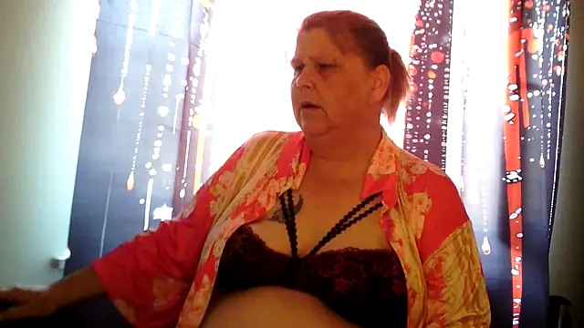 Snapshot of Sylviastar46 chatting on June 30, 2026, 7:53 am Sylviastar46 online show from June 30, 2026, 7:53 am