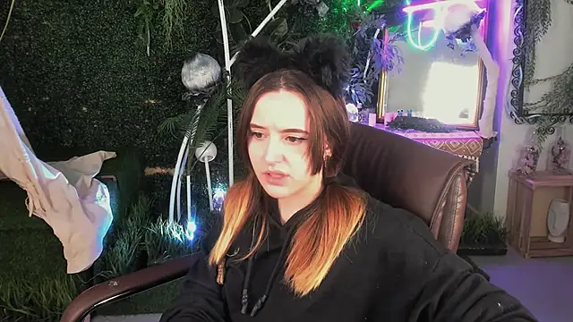 IreneBailey online show from November 9, 2025, 9:07 am