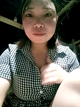 julybe online show from November 27, 2025, 12:40 pm