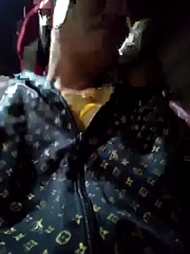 Snapshot of cute-kiss chatting on November 10, 2025, 5:17 am cute-kiss online show from November 10, 2025, 5:17 am