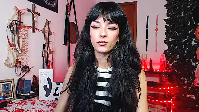 Snapshot of CarrieBurton chatting on November 7, 2025, 1:33 pm CarrieBurton online show from November 7, 2025, 1:33 pm