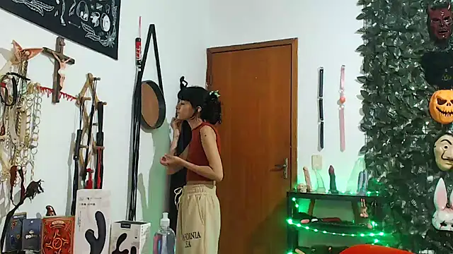 Snapshot of CarrieBurton chatting on November 9, 2025, 2:48 pm CarrieBurton online show from November 9, 2025, 2:48 pm