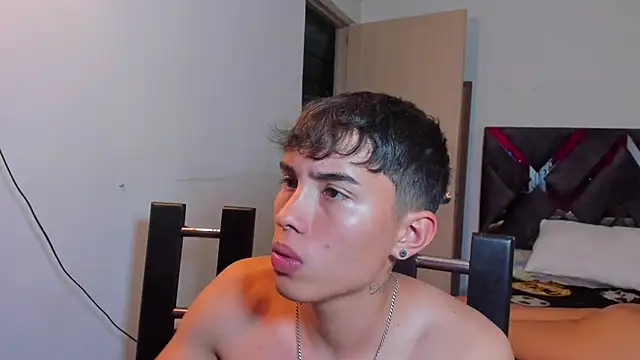 Snapshot of MollyandFher chatting on November 18, 2025, 11:37 pm MollyandFher online show from November 18, 2025, 11:37 pm