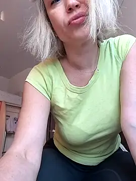 Elle Milfa online show from February 5, 2026, 12:10 pm