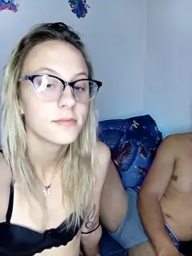 Snapshot of Laurazec chatting on November 1, 2025, 7:38 pm Laurazec online show from November 1, 2025, 7:38 pm