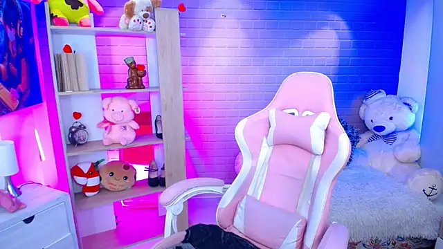 roseefancy19 online show from February 4, 2026, 10:47 pm