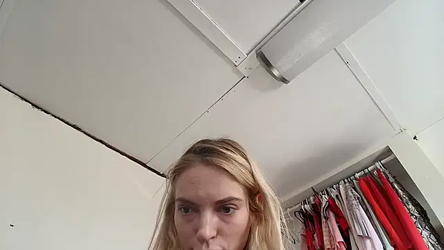 Snapshot of lanasharapovaxxx chatting on January 17, 2026, 8:12 pm lanasharapovaxxx online show from January 17, 2026, 8:12 pm