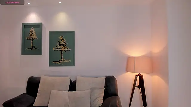 LaurentRosse1 online show from February 3, 2026, 8:36 pm