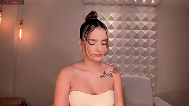 LaurentRosse1 online show from April 5, 2026, 5:54 pm