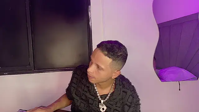 Snapshot of DamianandEva chatting on July 8, 2026, 1:04 pm DamianandEva online show from July 8, 2026, 1:04 pm
