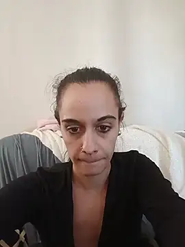 Snapshot of yummy_love chatting on November 11, 2025, 10:04 am yummy love online show from November 11, 2025, 10:04 am