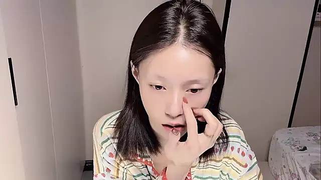 yuyu-33 online show from November 28, 2025, 1:41 am