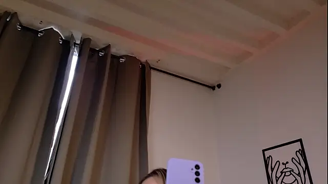 Snapshot of VictoriaNova_ chatting on February 12, 2026, 4:13 pm VictoriaNova online show from February 12, 2026, 4:13 pm