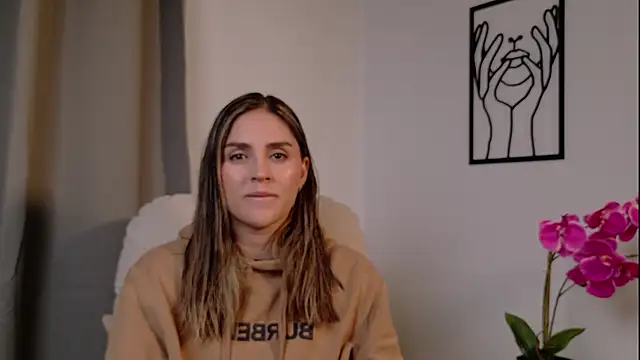 Snapshot of VictoriaNova_ chatting on February 13, 2026, 7:43 pm VictoriaNova online show from February 13, 2026, 7:43 pm