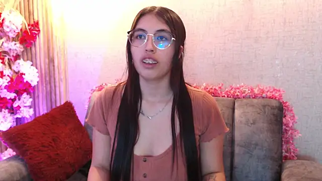 Snapshot of Valk_submissive chatting on February 7, 2026, 4:49 am Valk submissive online show from February 7, 2026, 4:49 am