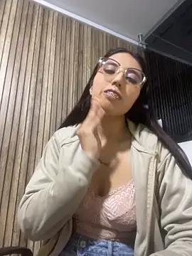 Snapshot of Valk_submissive chatting on February 22, 2026, 4:02 am Valk submissive online show from February 22, 2026, 4:02 am