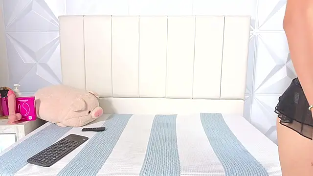 Snapshot of Luna__grace chatting on November 7, 2025, 8:53 pm Luna grace online show from November 7, 2025, 8:53 pm