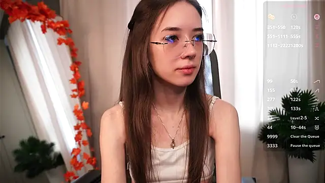 tinyanie online show from November 16, 2025, 5:35 am